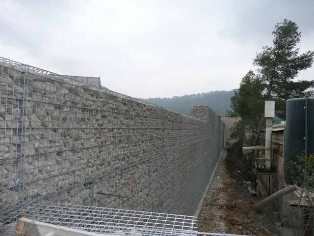 Gaviones, proyecto con gaviones, jaulas de piedra compactadas, tecnología geomalla y tierra armada, muro con geomalla